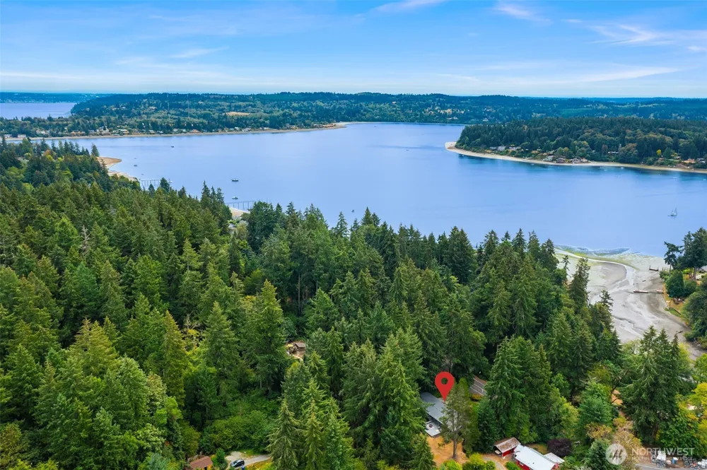 10206 SW Quartermaster Drive Vashon, WA 98070