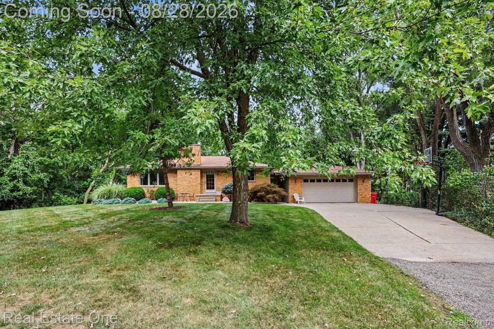 1123 Letica Drive Rochester City, MI 48307