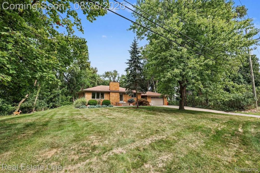 1123 Letica Drive Rochester City, MI 48307