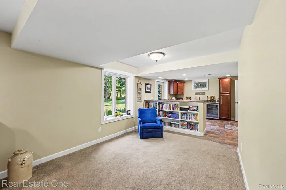1123 Letica Drive Rochester City, MI 48307