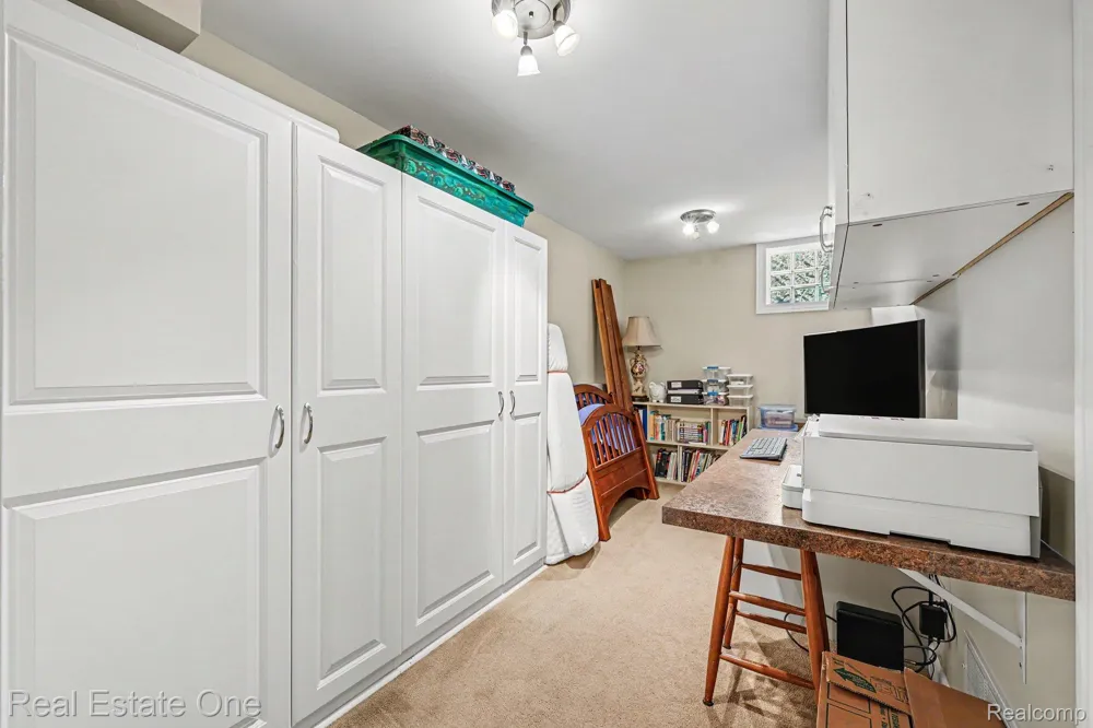 1123 Letica Drive Rochester City, MI 48307