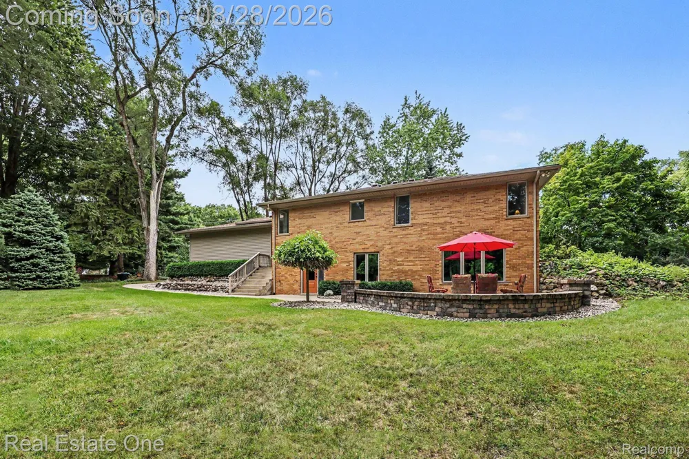 1123 Letica Drive Rochester City, MI 48307