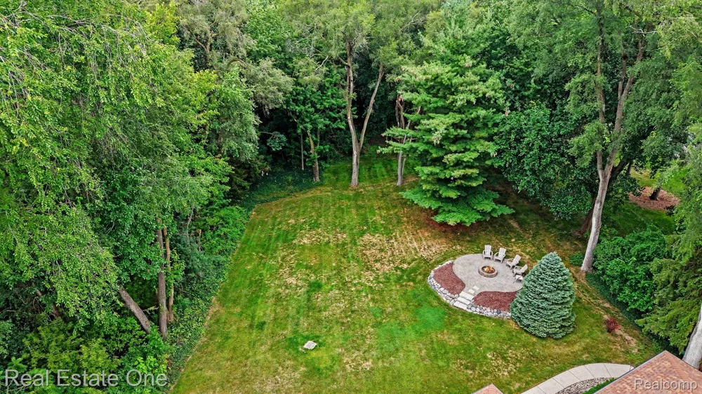 1123 Letica Drive Rochester City, MI 48307