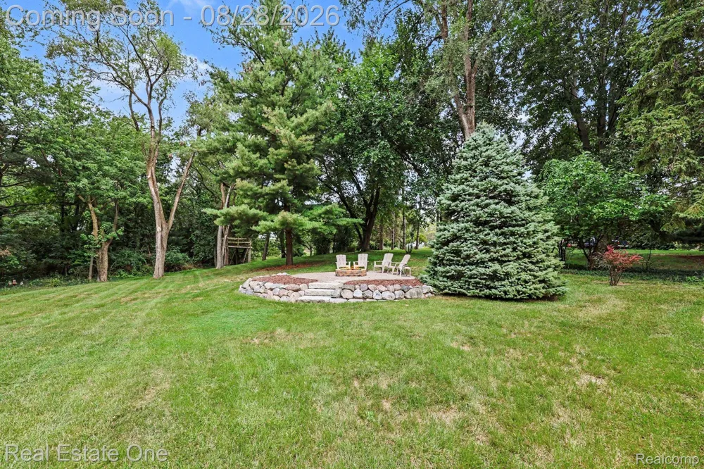 1123 Letica Drive Rochester City, MI 48307
