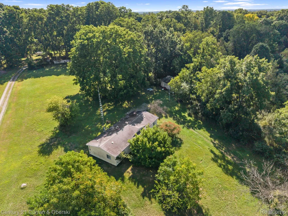 9202 Scully Road Webster Township, MI 48189