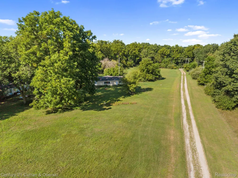 9202 Scully Road Webster Township, MI 48189