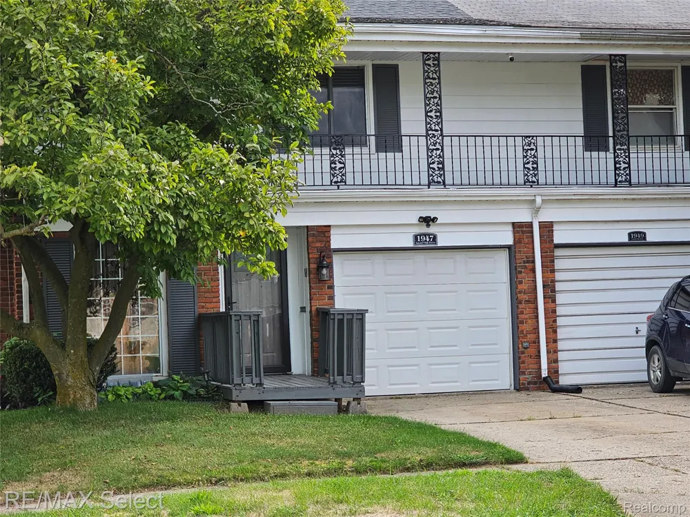 1947 E Laurel Oak Drive Drive Flint City, MI 48507