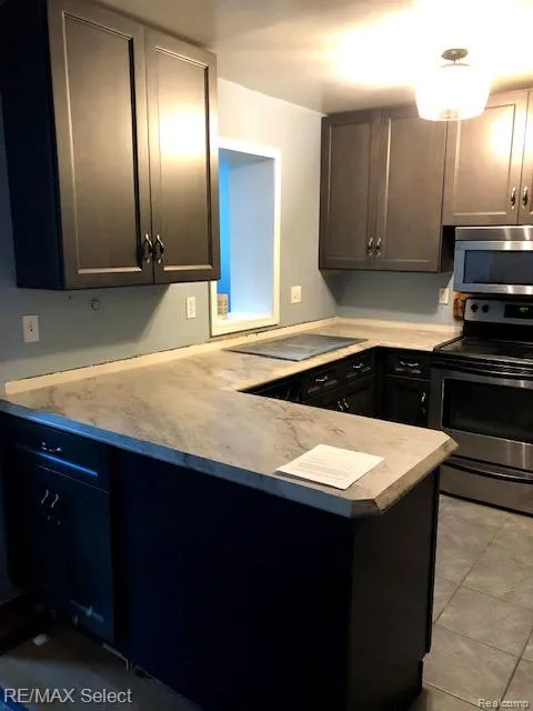 1947 E Laurel Oak Drive Drive Flint City, MI 48507