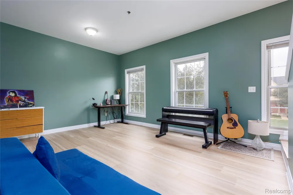 1569 E Lakeview Lane Canton Charter Township, MI 48187