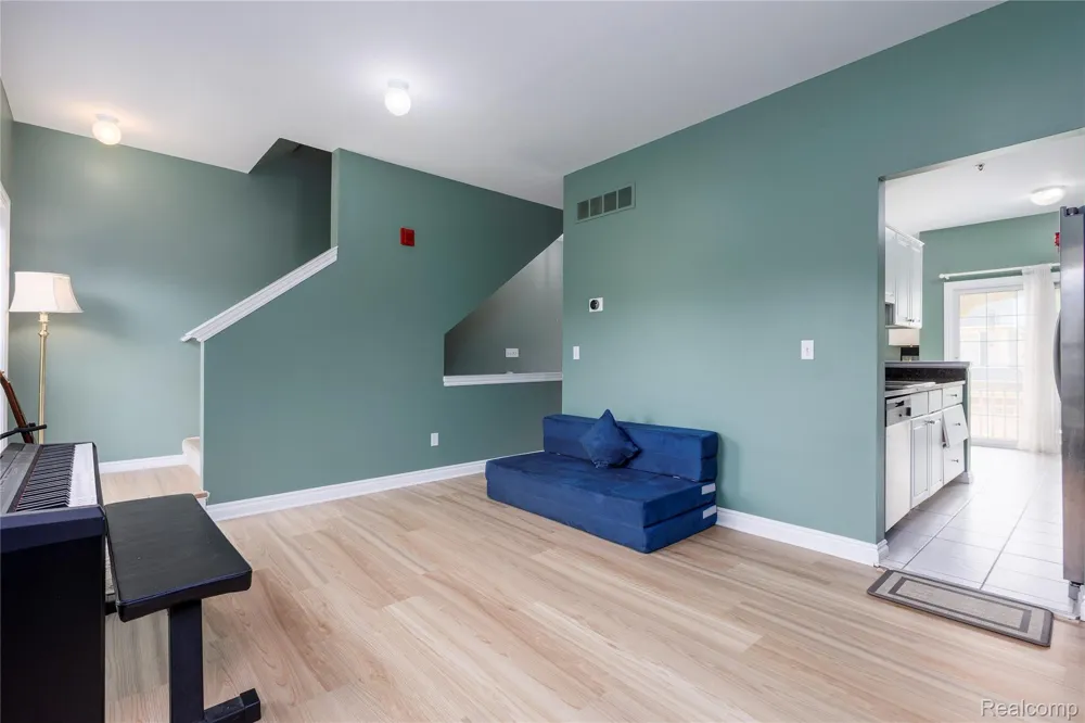 1569 E Lakeview Lane Canton Charter Township, MI 48187