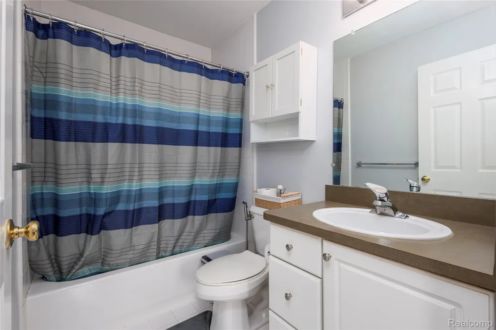 1569 E Lakeview Lane Canton Charter Township, MI 48187