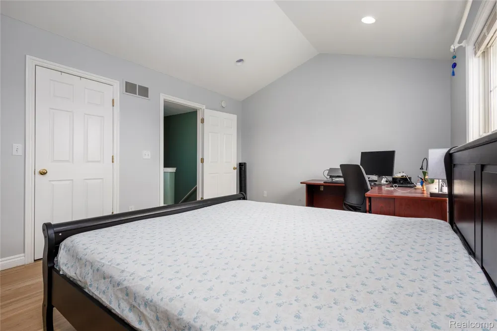 1569 E Lakeview Lane Canton Charter Township, MI 48187