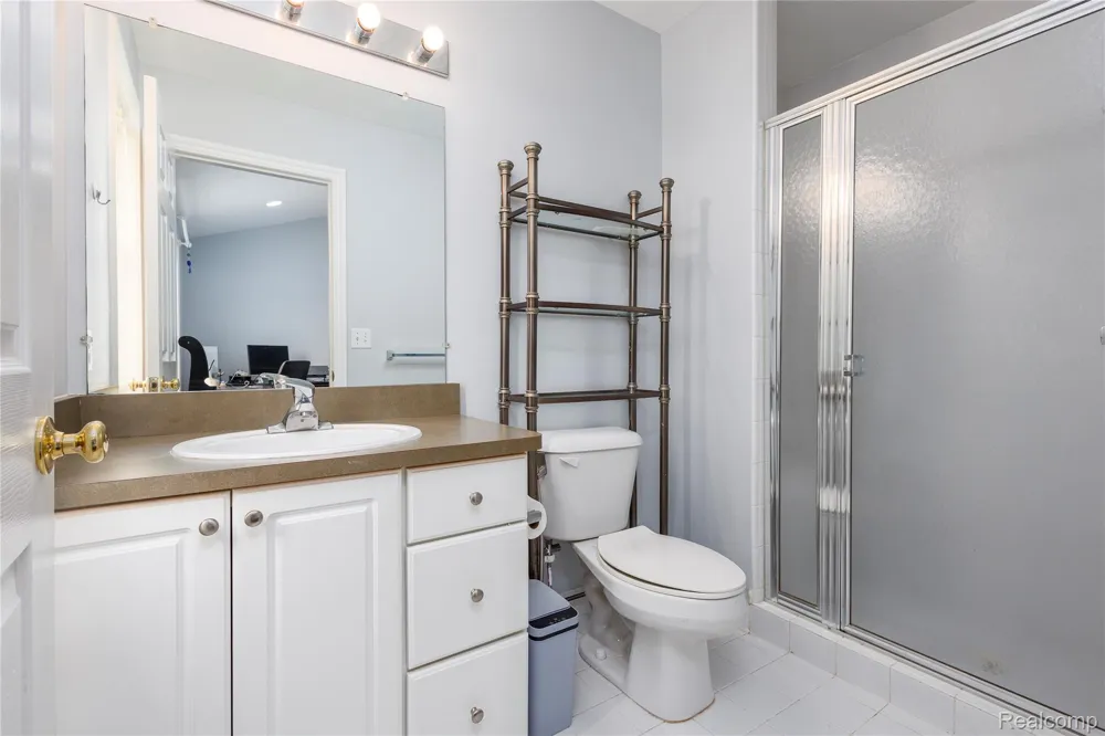 1569 E Lakeview Lane Canton Charter Township, MI 48187