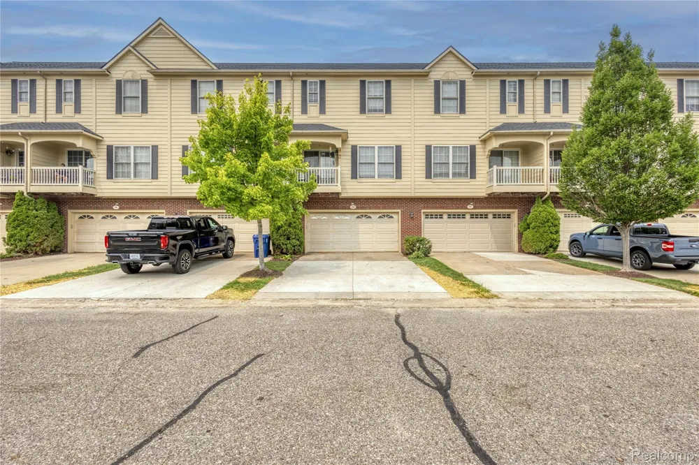 1569 E Lakeview Lane Canton Charter Township, MI 48187