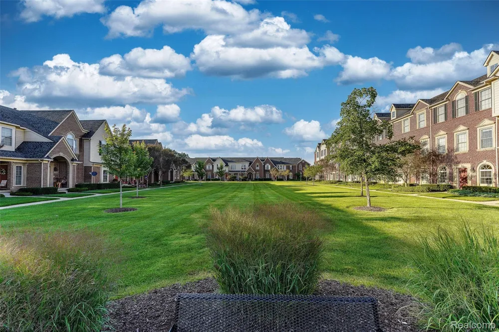 1569 E Lakeview Lane Canton Charter Township, MI 48187