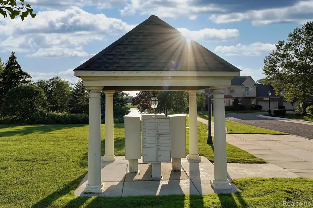 1569 E Lakeview Lane Canton Charter Township, MI 48187