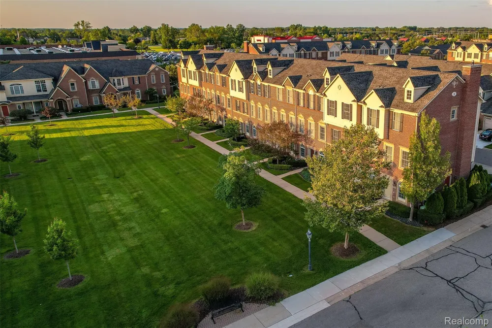 1569 E Lakeview Lane Canton Charter Township, MI 48187