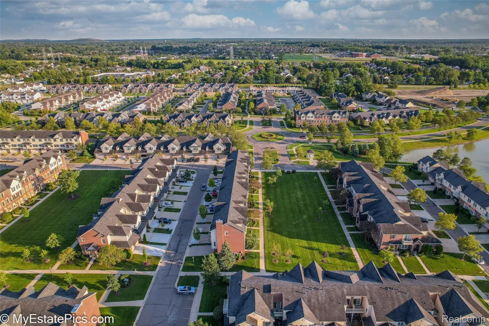 1569 E Lakeview Lane Canton Charter Township, MI 48187