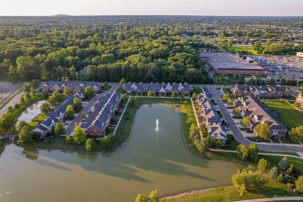 1569 E Lakeview Lane Canton Charter Township, MI 48187