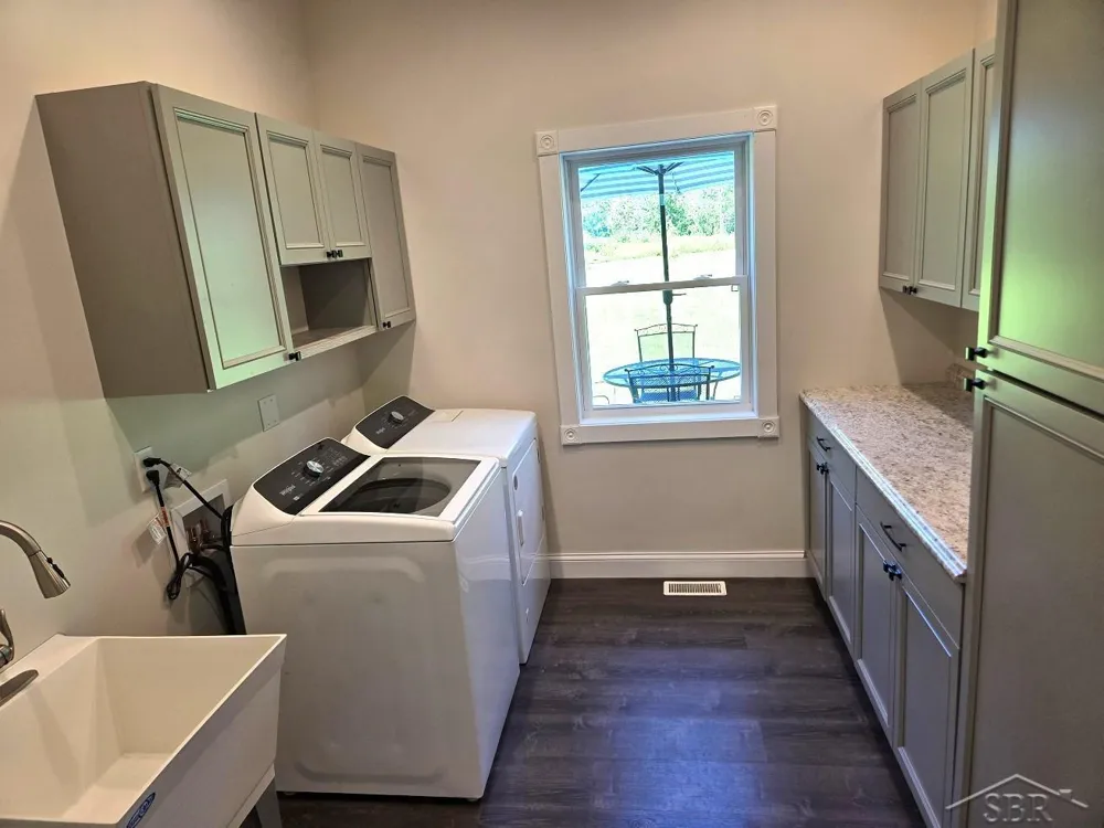 6785 Michigan Road Kochville Township, MI 48604