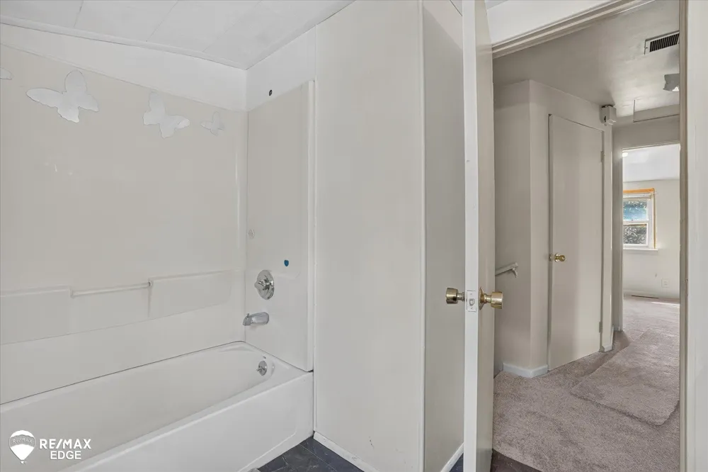 4501 Esta Drive Genesee Charter Township, MI 48506