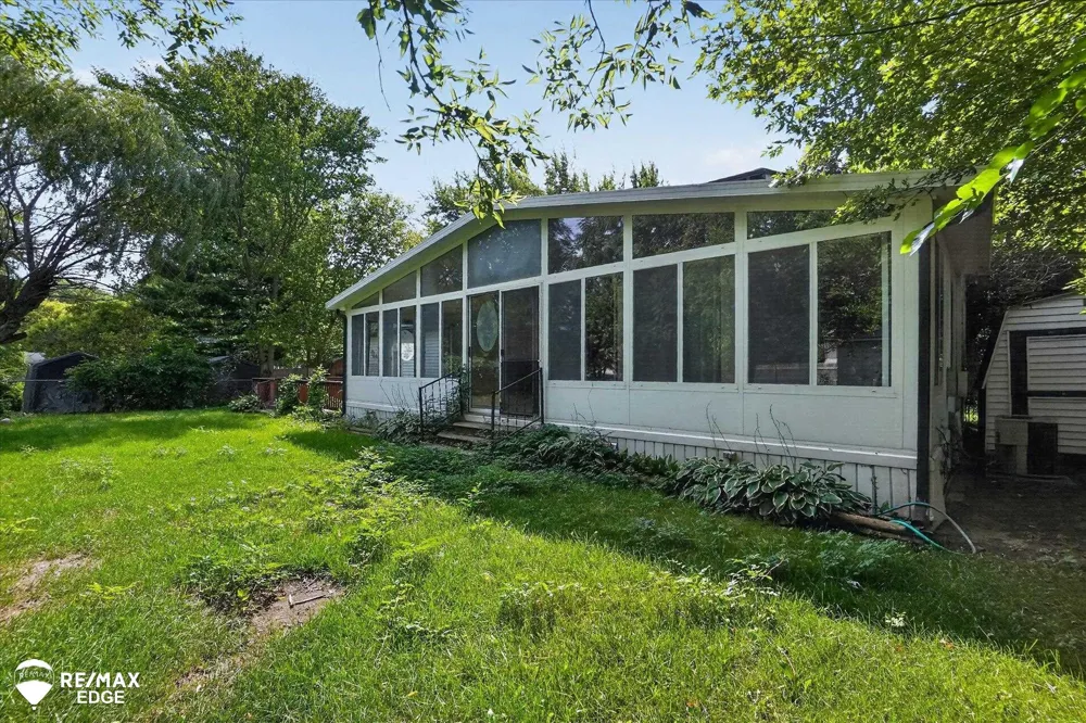 4501 Esta Drive Genesee Charter Township, MI 48506
