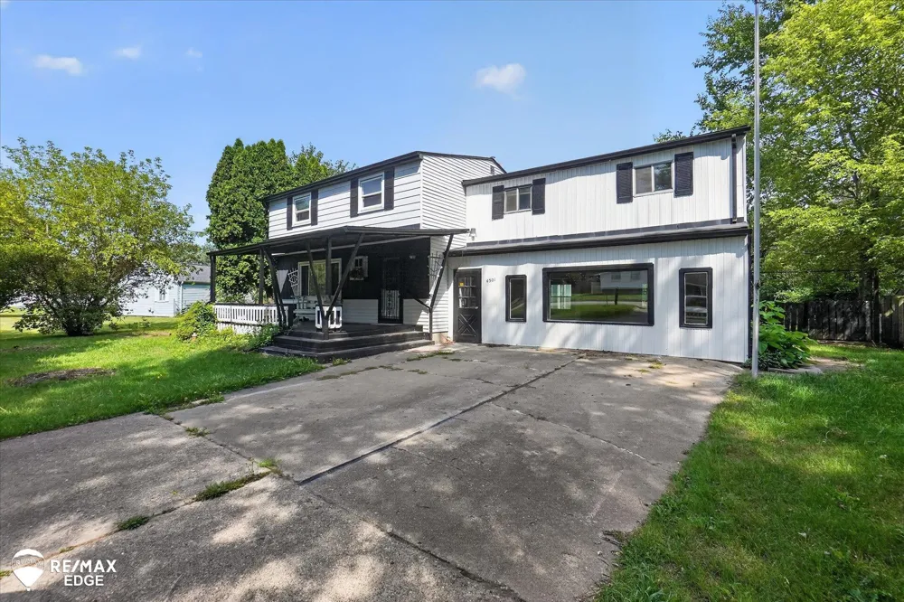 4501 Esta Drive Genesee Charter Township, MI 48506
