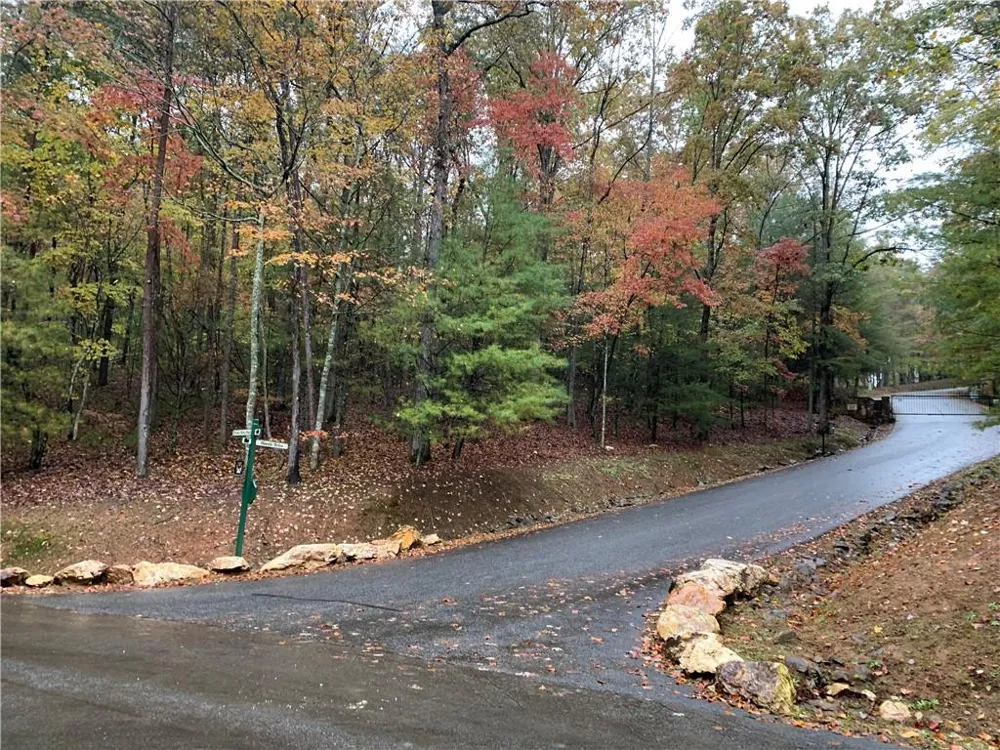 9 Dover Falls Trail Ellijay, GA 30540