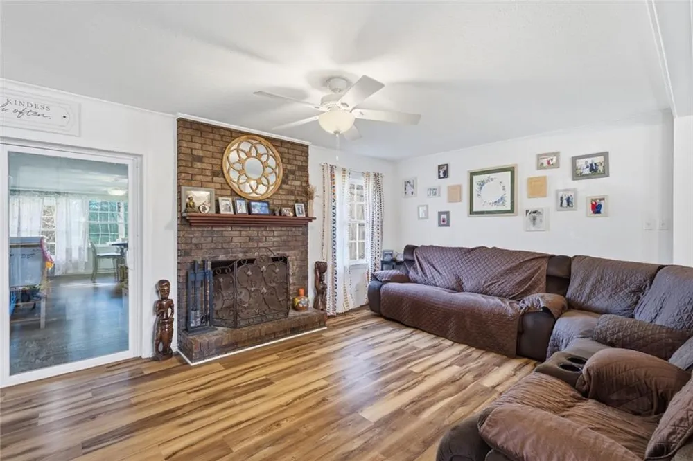 3931 Green Drive Gainesville, GA 30506