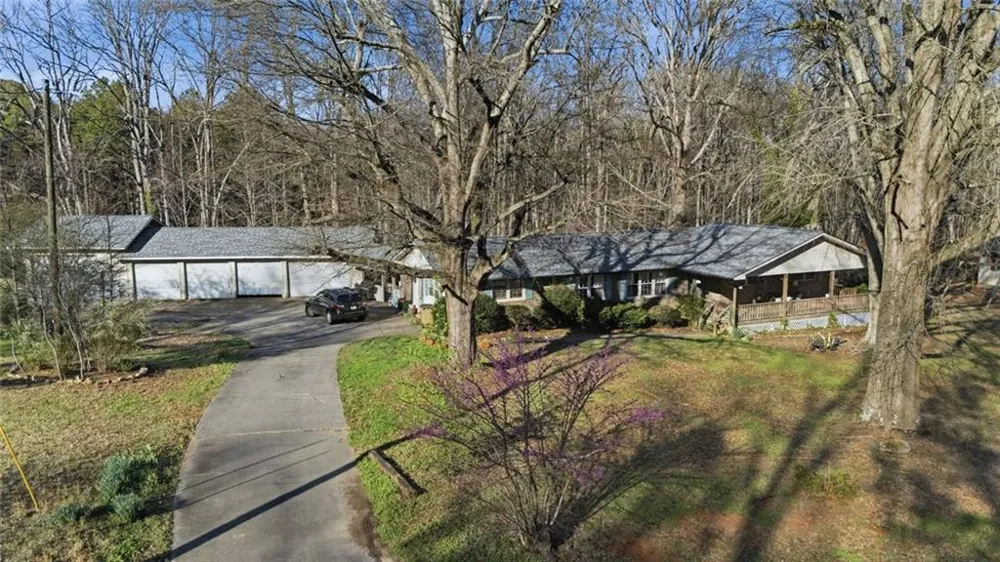 3931 Green Drive Gainesville, GA 30506