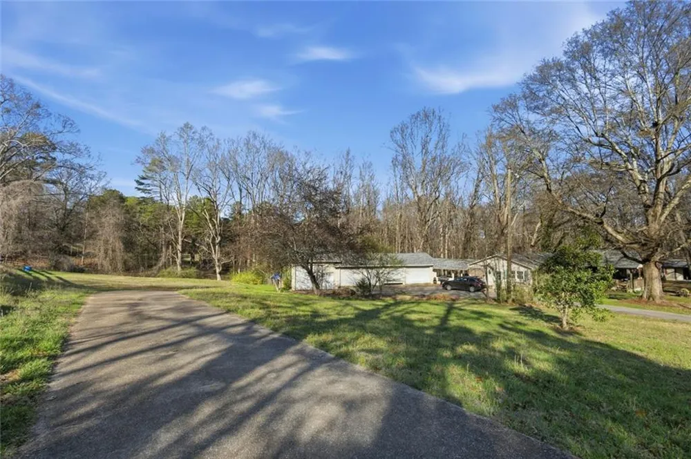 3931 Green Drive Gainesville, GA 30506