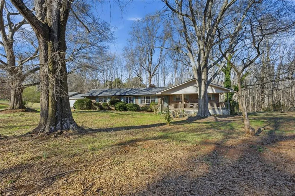 3931 Green Drive Gainesville, GA 30506