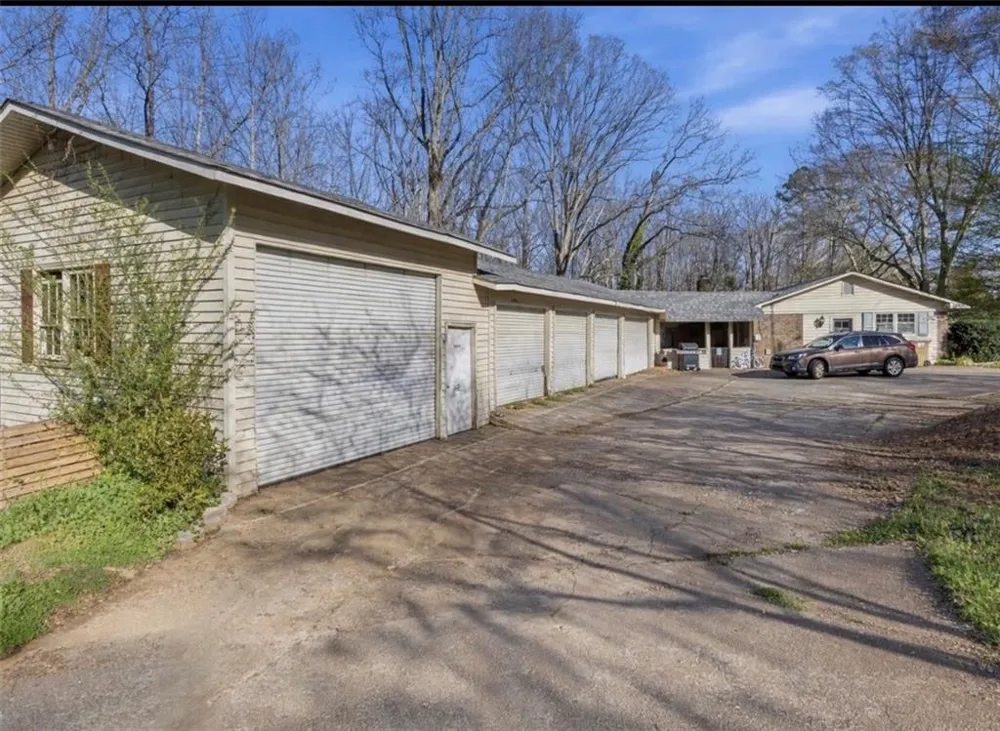 3931 Green Drive Gainesville, GA 30506