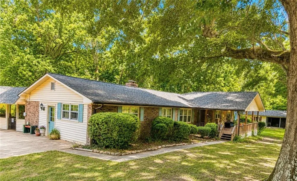 3931 Green Drive Gainesville, GA 30506