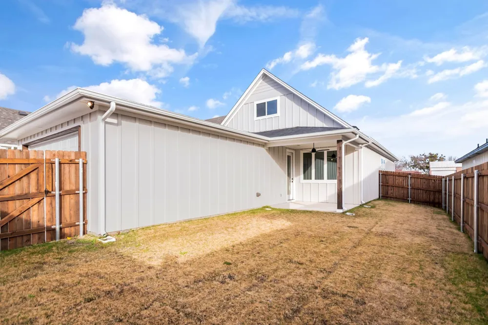 205 W 7th Street Justin, TX 76247