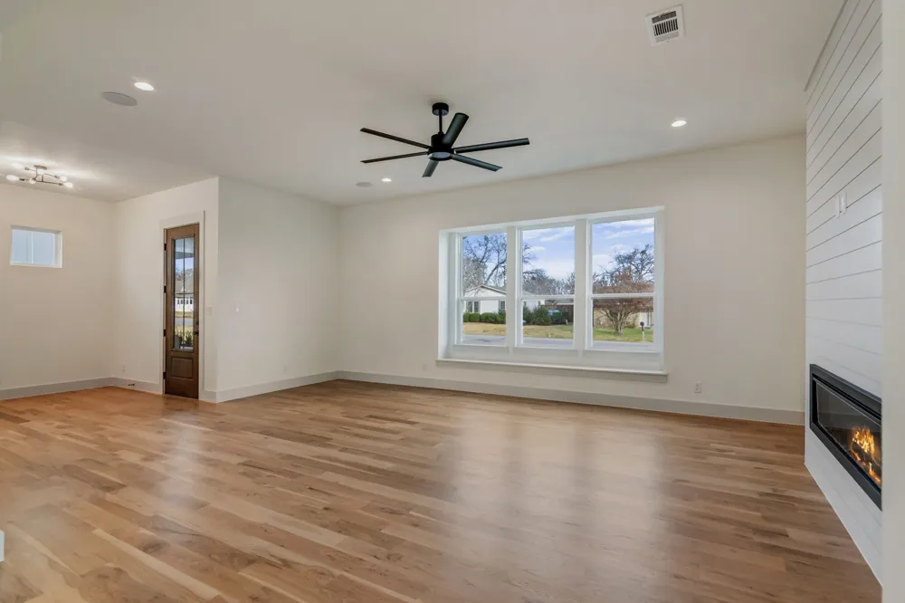 205 W 7th Street Justin, TX 76247