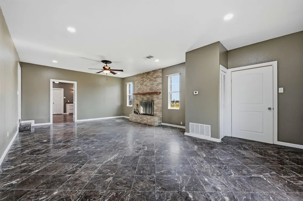 705 Club Lake Road Whitesboro, TX 76273