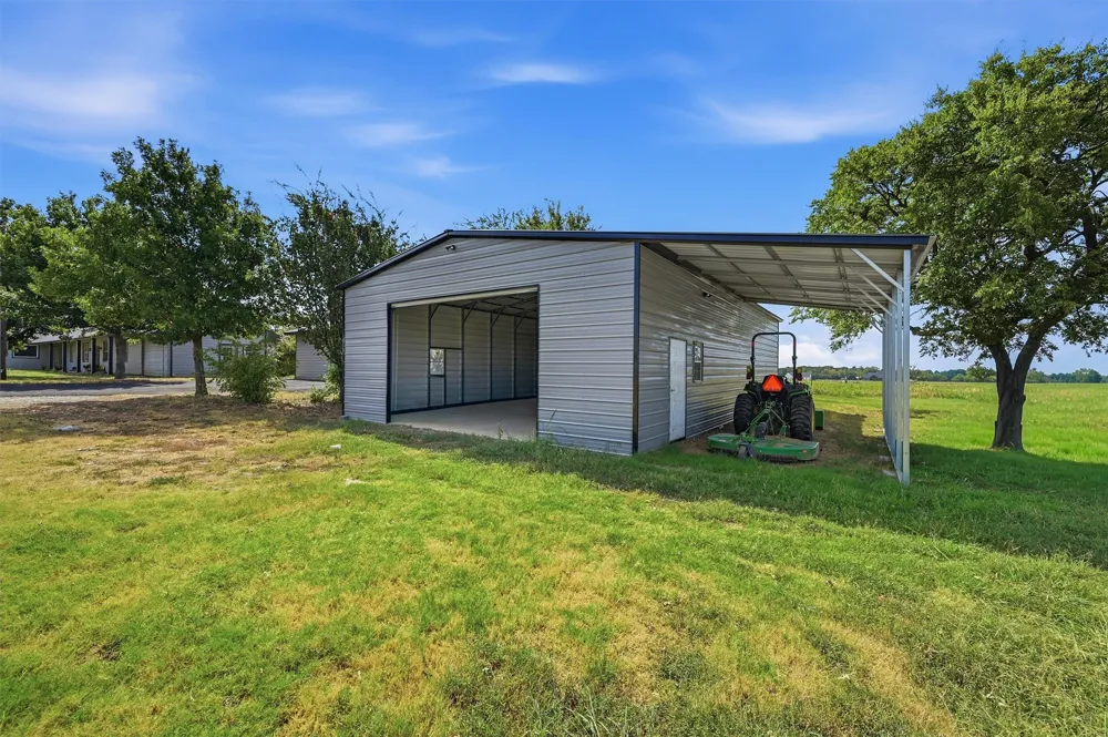 705 Club Lake Road Whitesboro, TX 76273