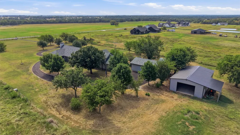 705 Club Lake Road Whitesboro, TX 76273