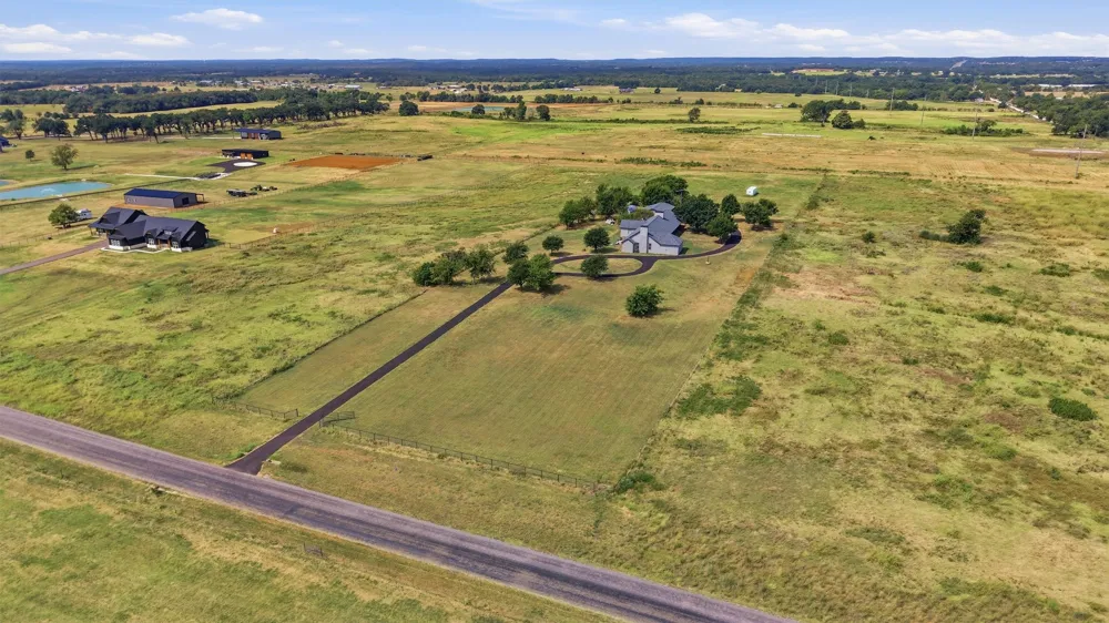 705 Club Lake Road Whitesboro, TX 76273