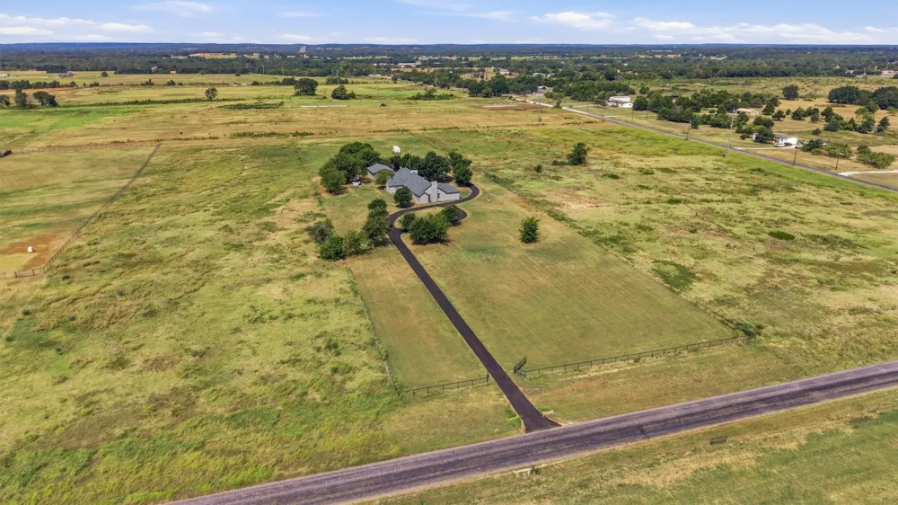 705 Club Lake Road Whitesboro, TX 76273