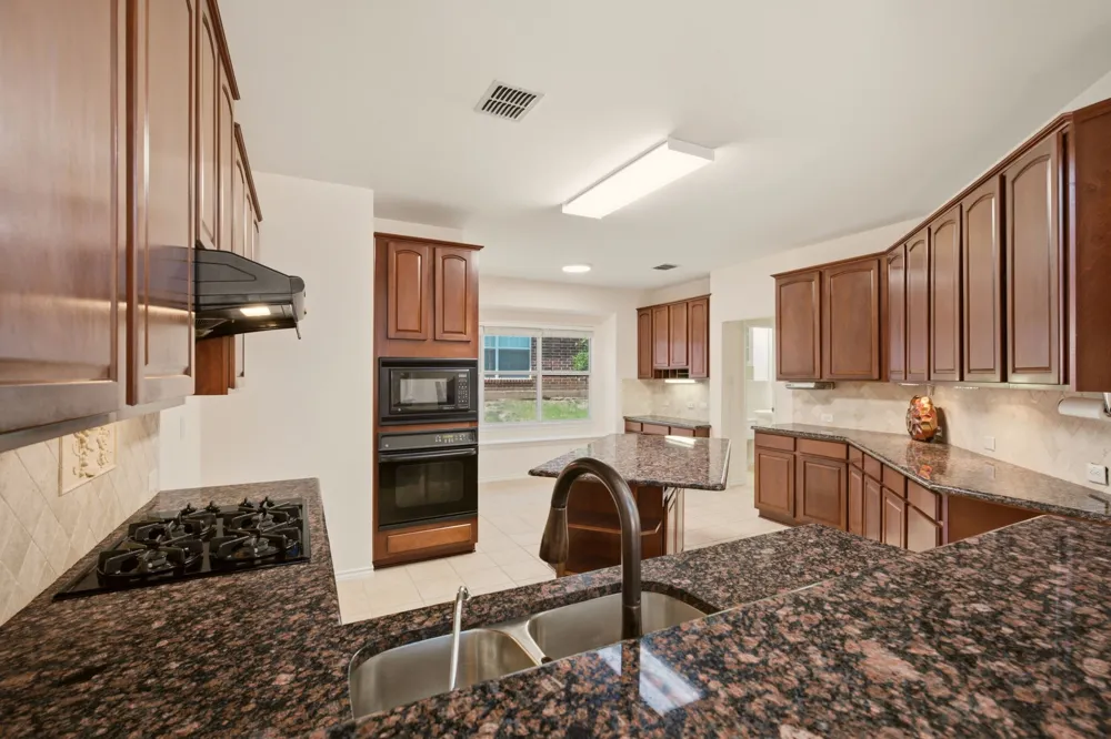 2404 Frosted Green Lane Plano, TX 75025