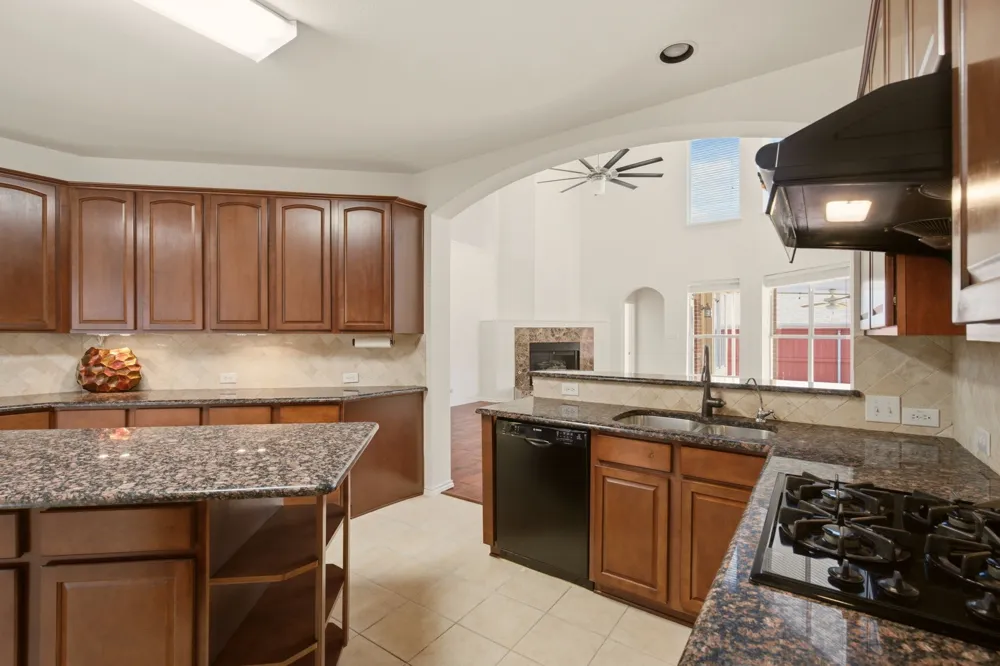 2404 Frosted Green Lane Plano, TX 75025