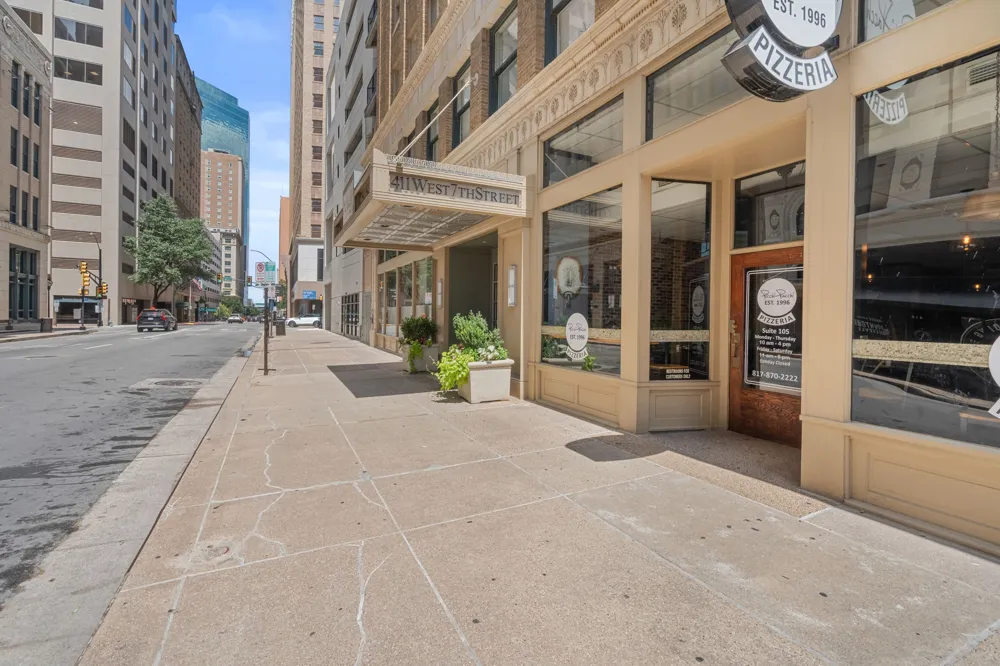 411 W 7th Street #405 Fort Worth, TX 76102
