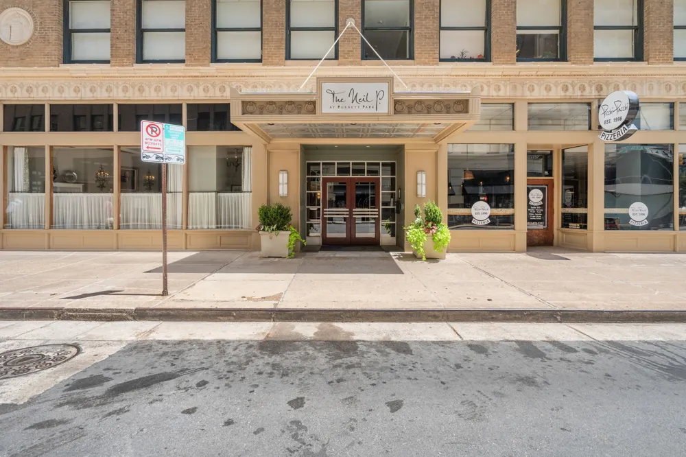 411 W 7th Street #405 Fort Worth, TX 76102