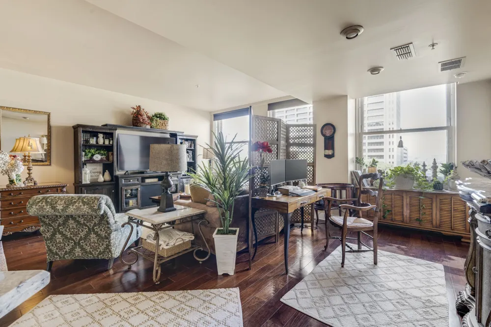 411 W 7th Street #405 Fort Worth, TX 76102