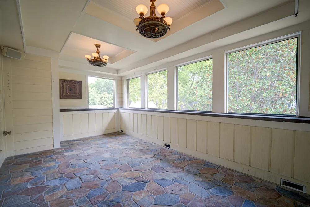 807 Barnes Street McKinney, TX 75069