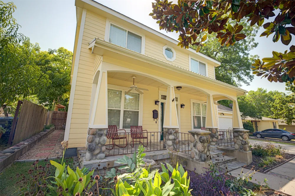 807 Barnes Street McKinney, TX 75069