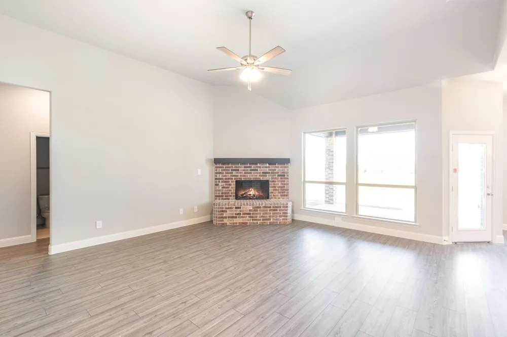 720 Candace Drive DeSoto, TX 75115