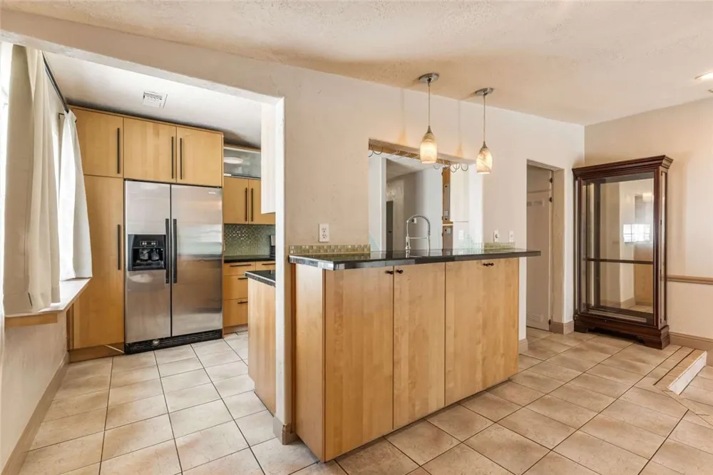 6313 Willowcrest Avenue North Hollywood, CA 91606